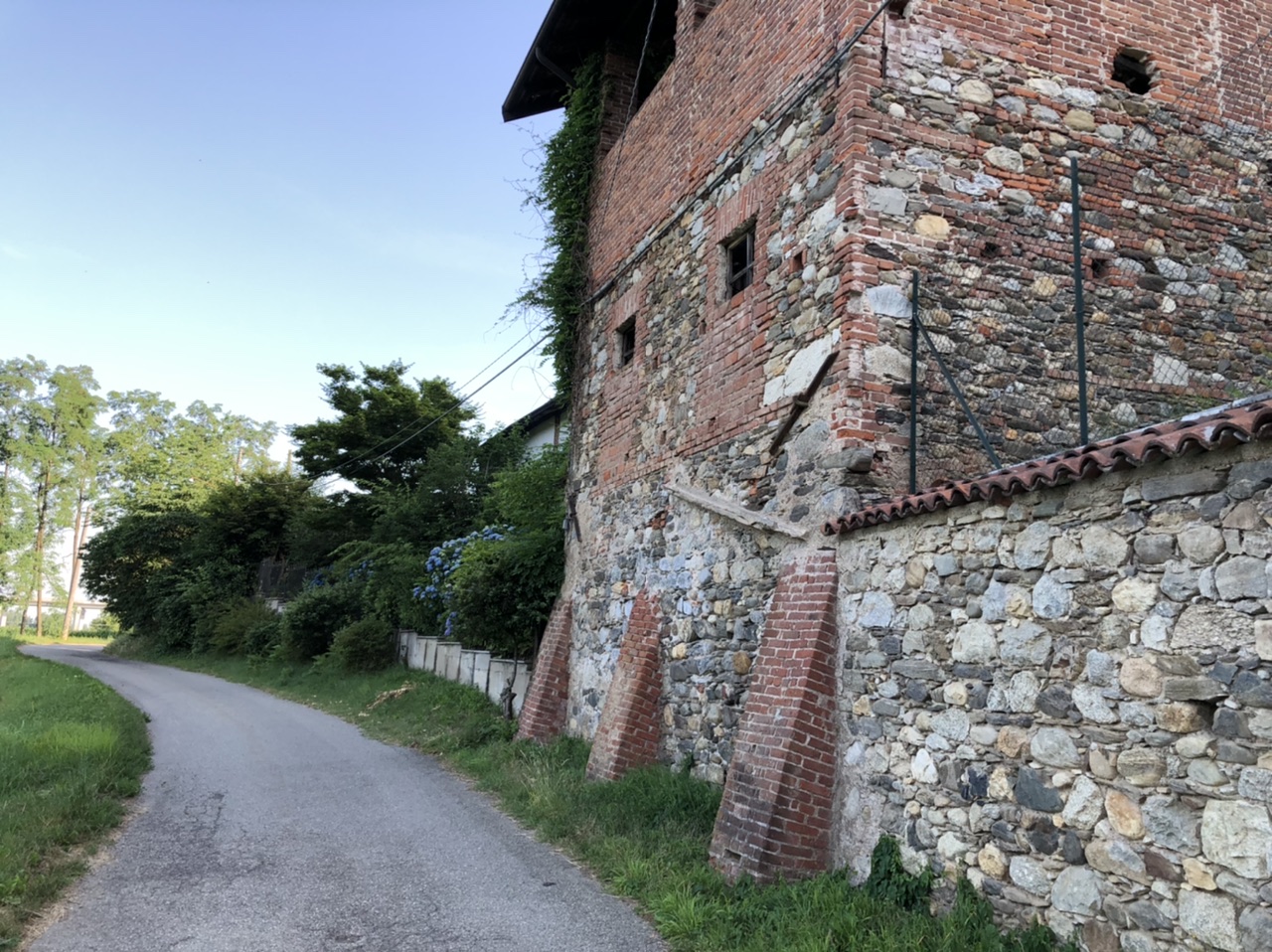 Salita alle cascine in collina - Percorso di tipo naturalistico